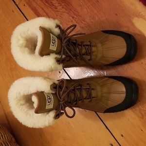 UGG ADIRONDACK II